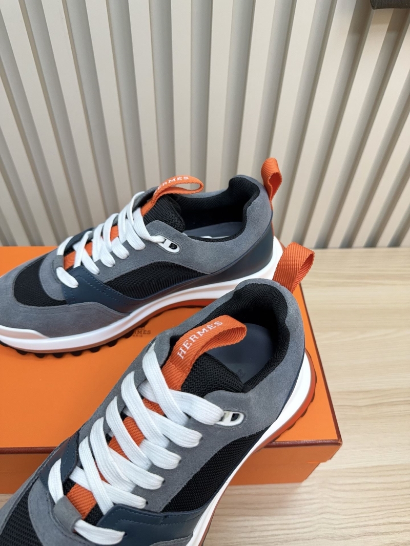H**me5 sneaker
